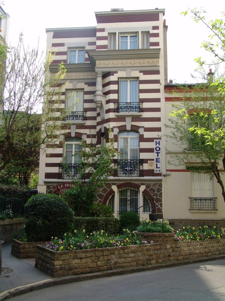 LE HOME