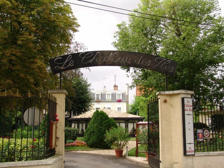 LE CHÂTEAU DES ILES