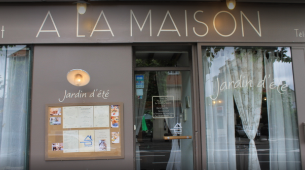 A LA MAISON