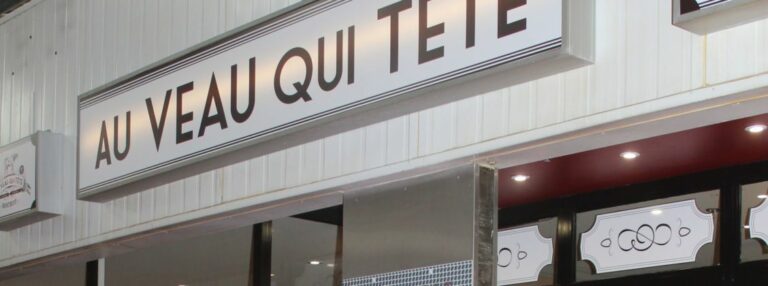 AU VEAU QUI TÊTE